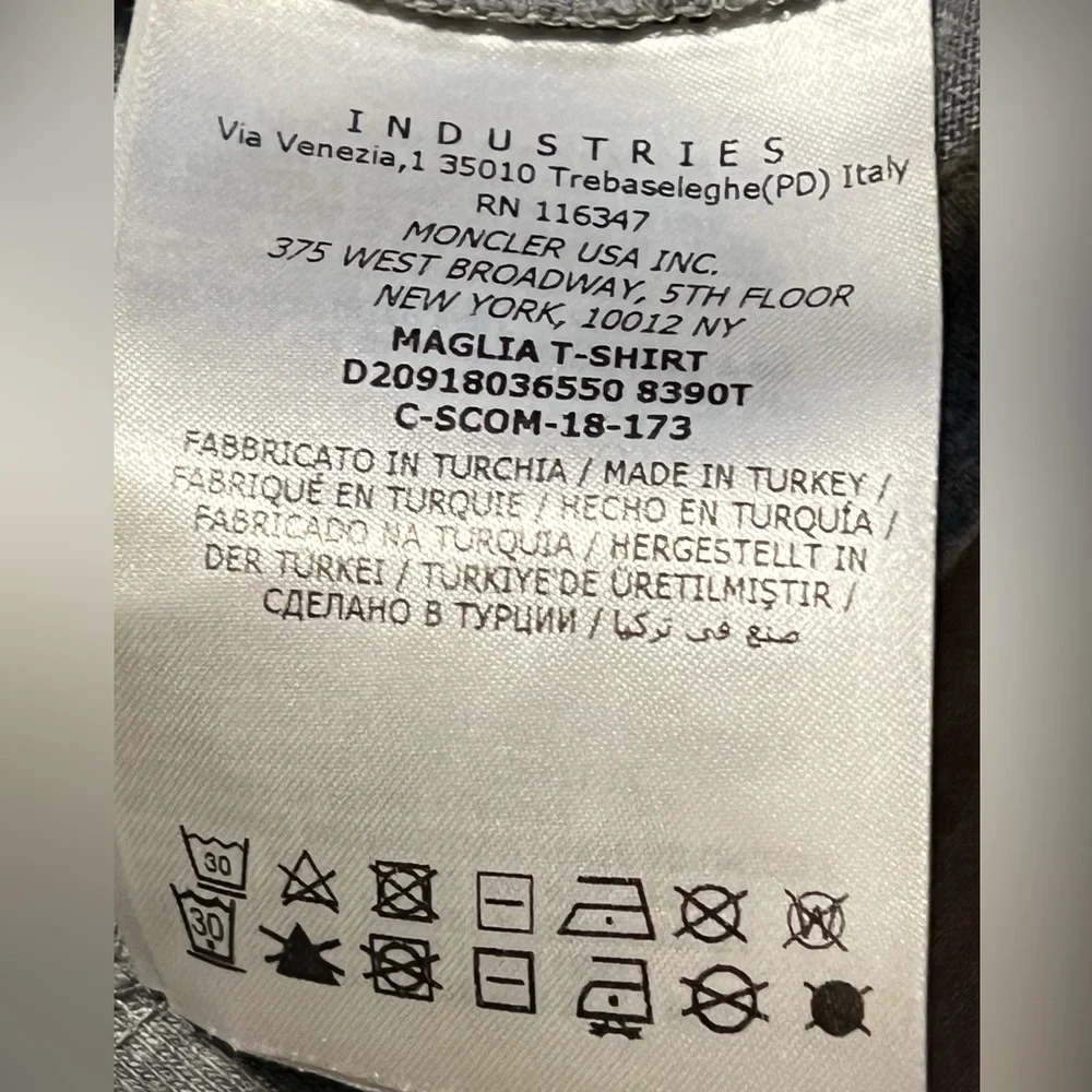 **NWOT** Moncler Colorado T-Shirt - Picture 7 of 7